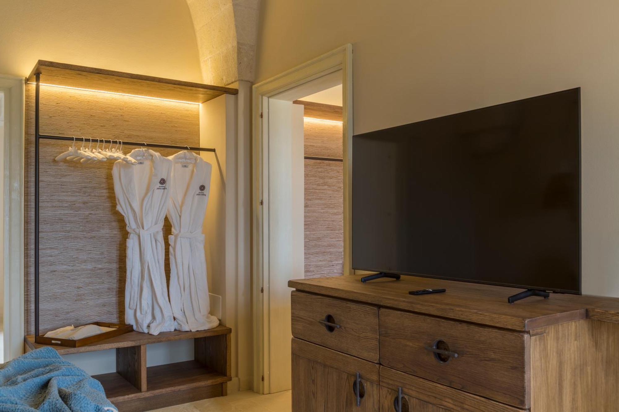 Masseria Donna Menga - The Leading Hotels Of The World Torre Lapillo Exterior photo