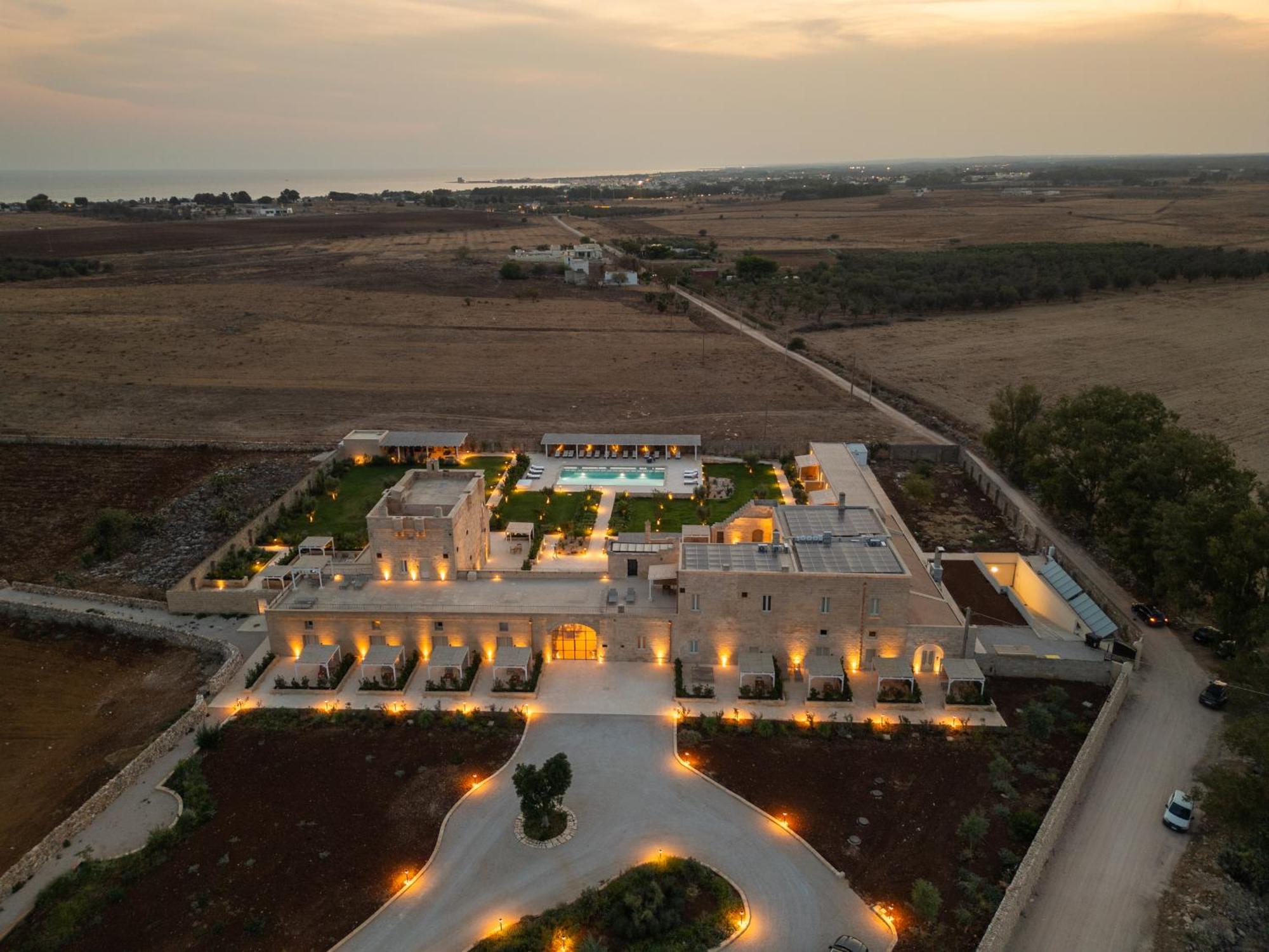 Masseria Donna Menga - The Leading Hotels Of The World Torre Lapillo Exterior photo