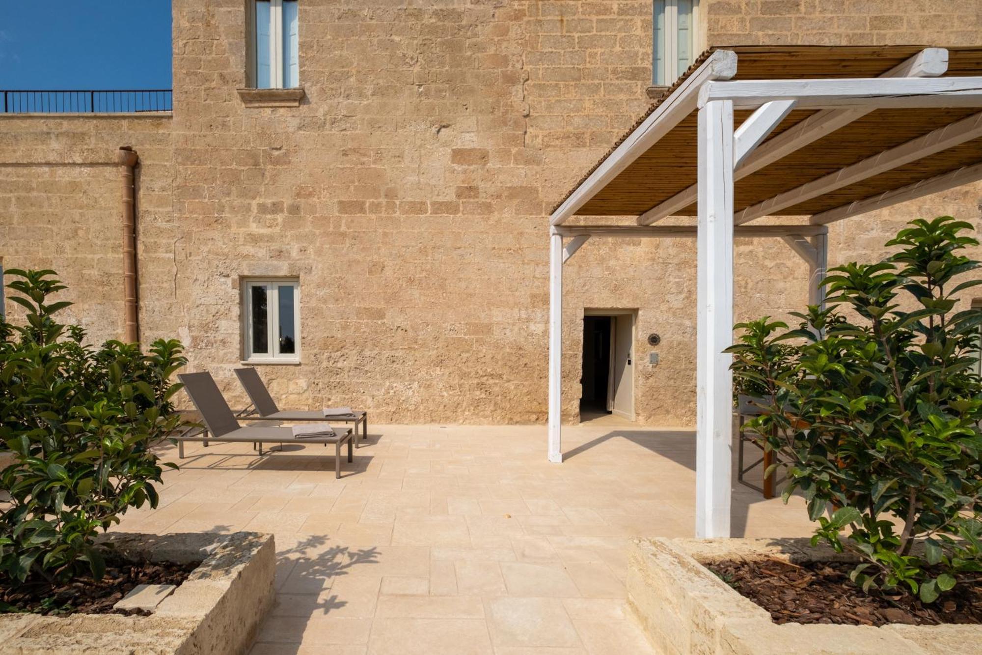 Masseria Donna Menga - The Leading Hotels Of The World Torre Lapillo Exterior photo