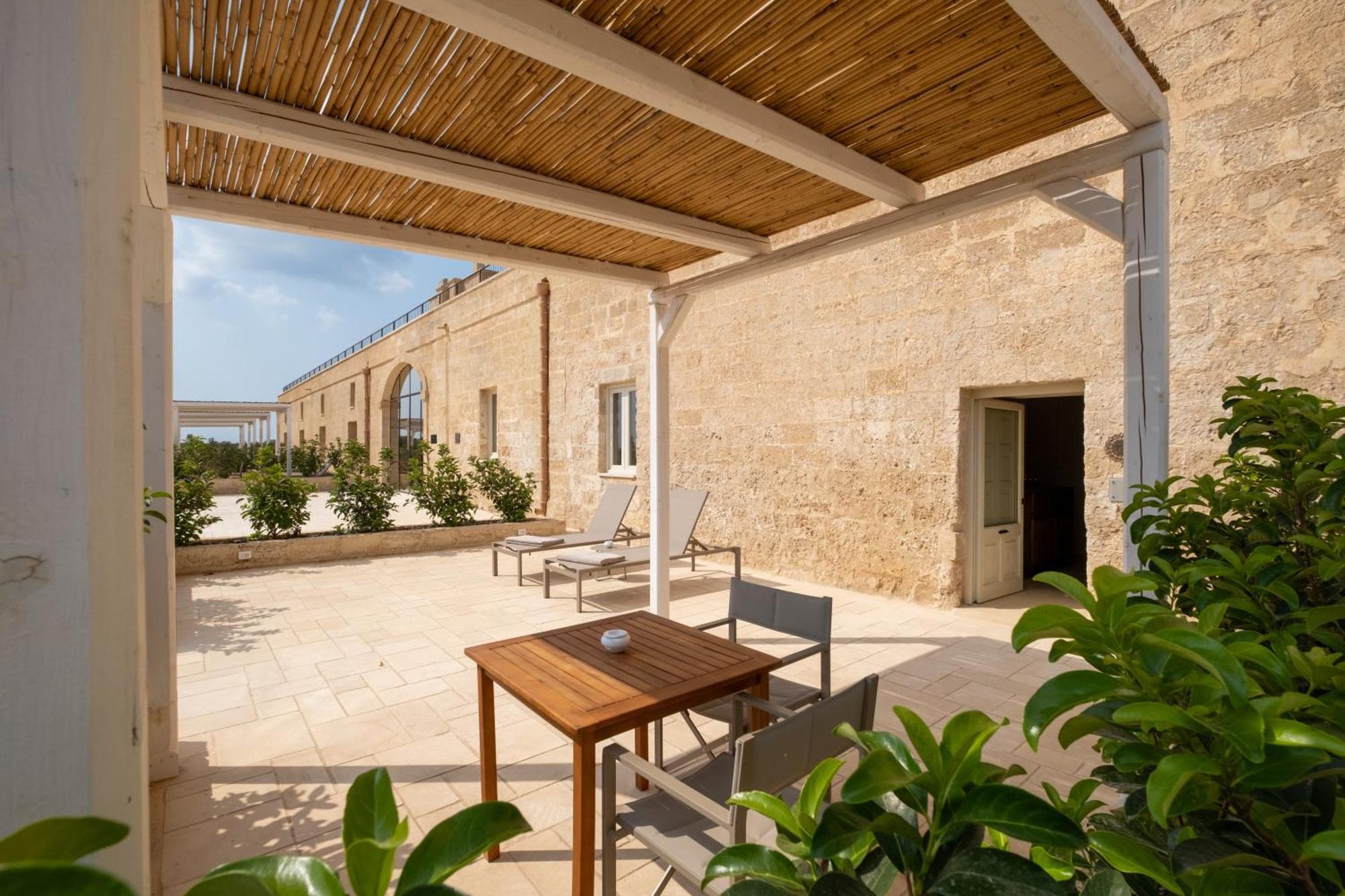 Masseria Donna Menga - The Leading Hotels Of The World Torre Lapillo Exterior photo