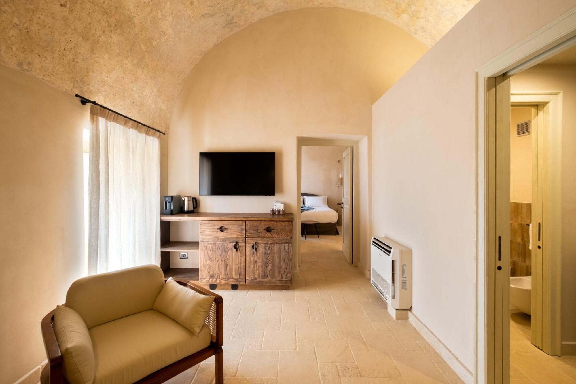 Masseria Donna Menga - The Leading Hotels Of The World Torre Lapillo Exterior photo
