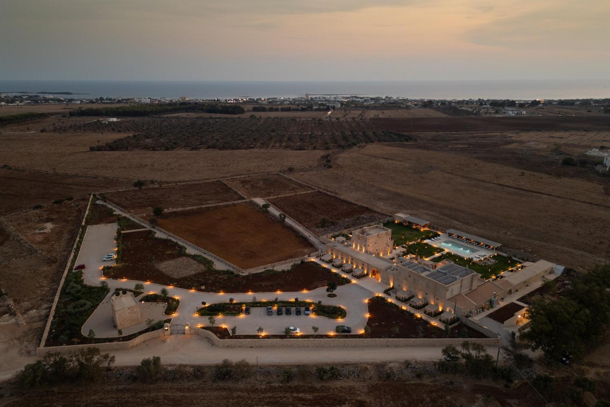 Masseria Donna Menga - The Leading Hotels Of The World Torre Lapillo Exterior photo
